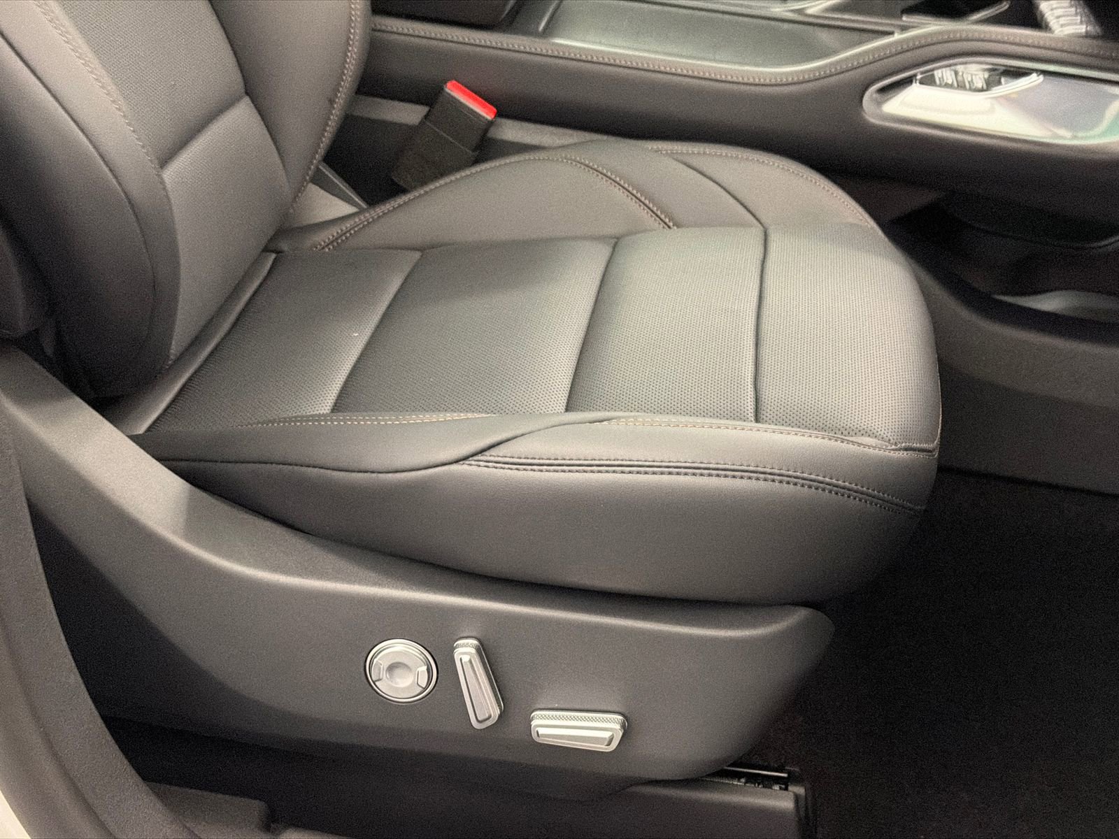 New 2026 Lincoln Nautilus Premier w/ Equipment Group 102A AWD/4WD image 12