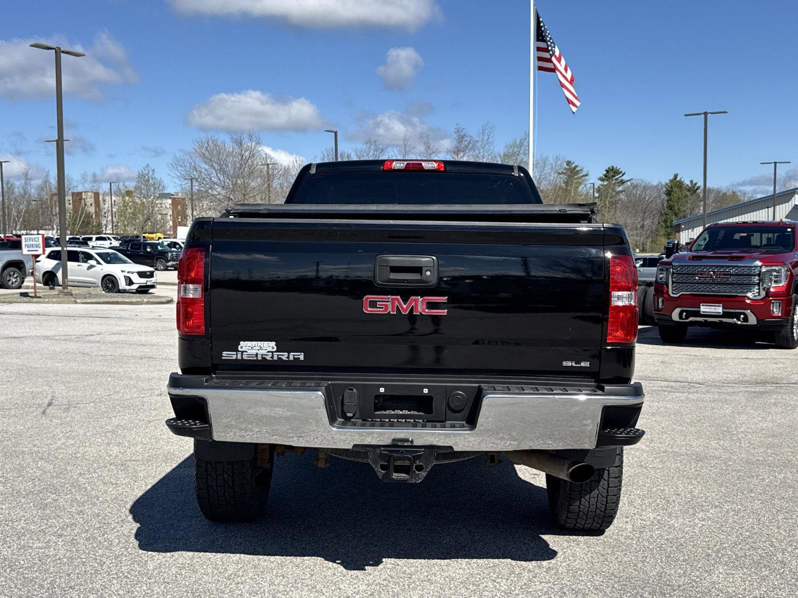 Used 2018 GMC Sierra 2500 SLE w/ HD SLE Preferred Plus Package AWD/4WD image 9