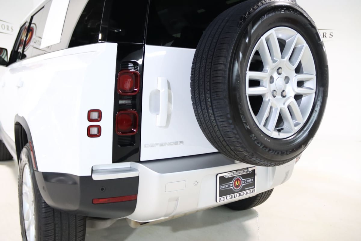 Used 2025 Land Rover Defender 110 S AWD/4WD image 71