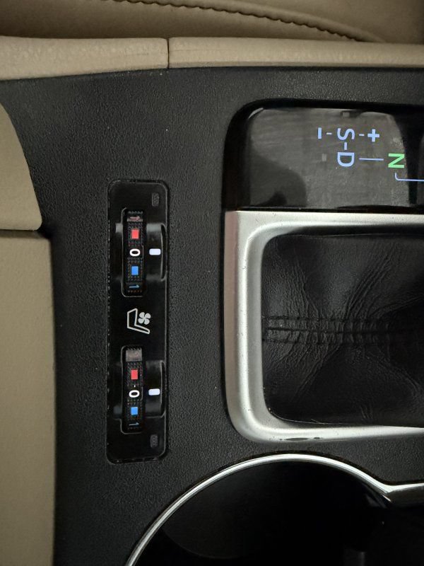Used 2014 Toyota Highlander Limited FWD image 27