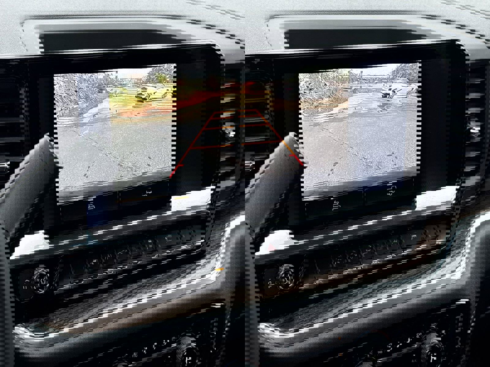 Used 2025 Chevrolet Silverado 1500 LT image 25