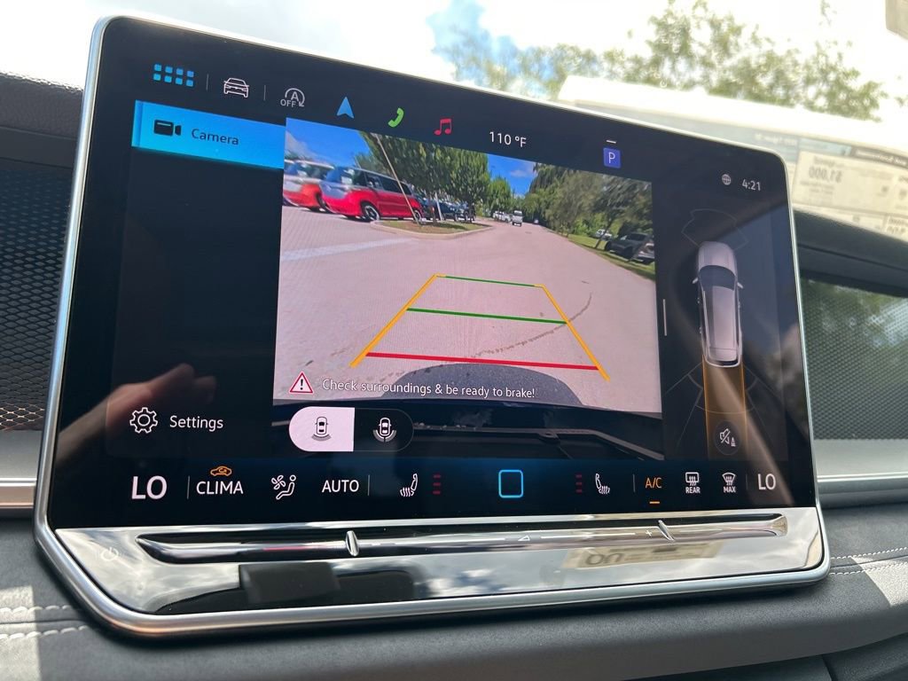 New 2025 Volkswagen Tiguan SE image 30