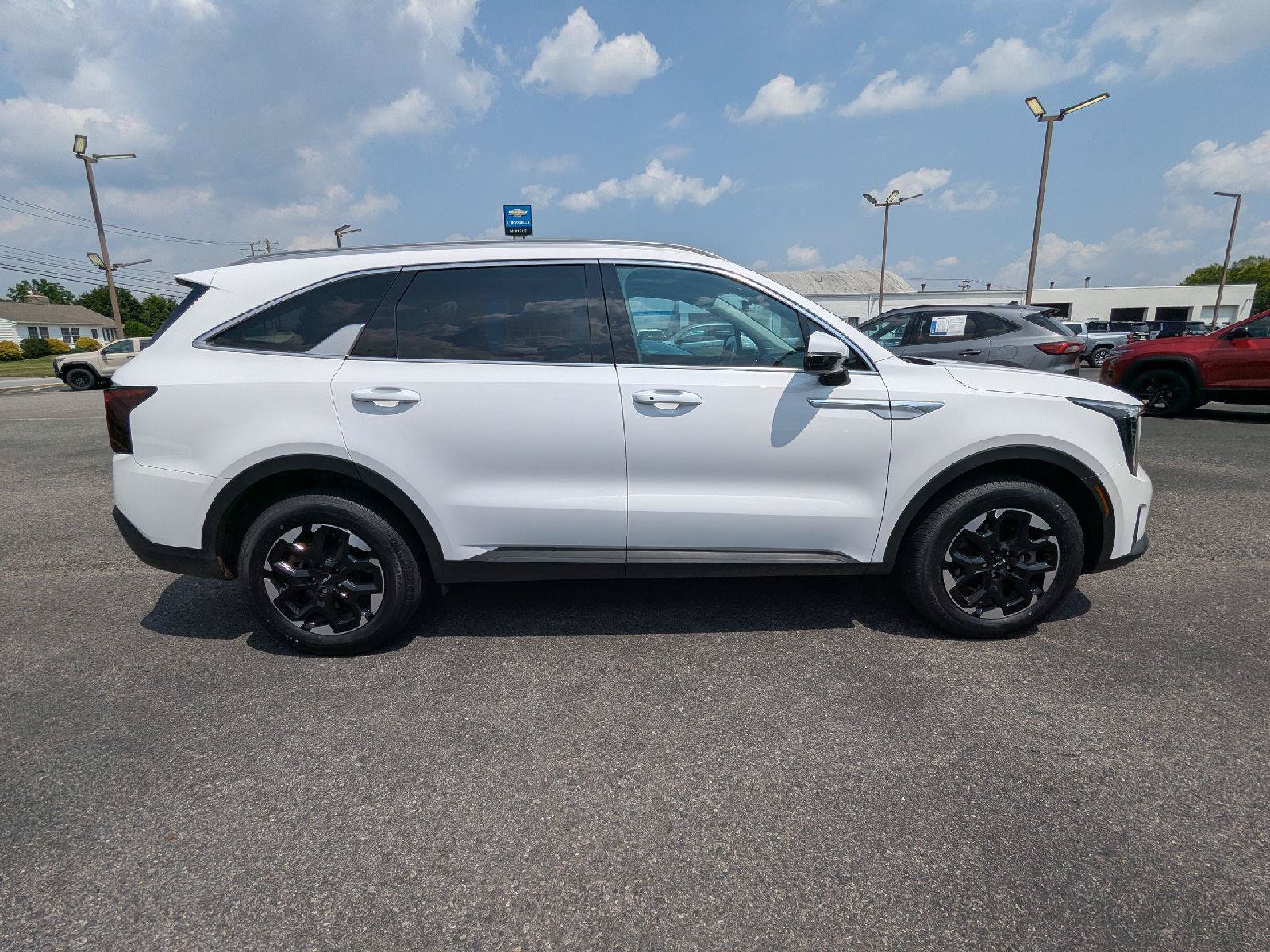 Used 2025 Kia Sorento S w/ Panoramic Sunroof Package AWD/4WD image 8
