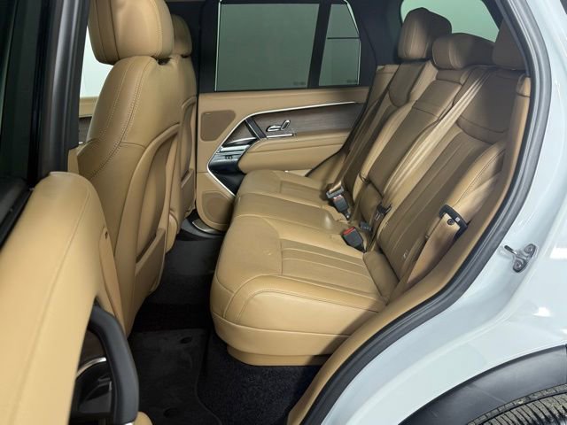Used 2023 Land Rover Range Rover SE image 28