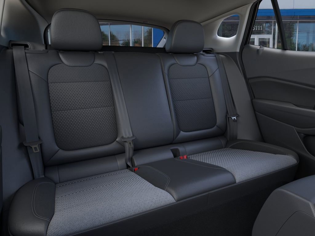 New 2026 Chevrolet Trax LT w/ Sunroof Package FWD image 17
