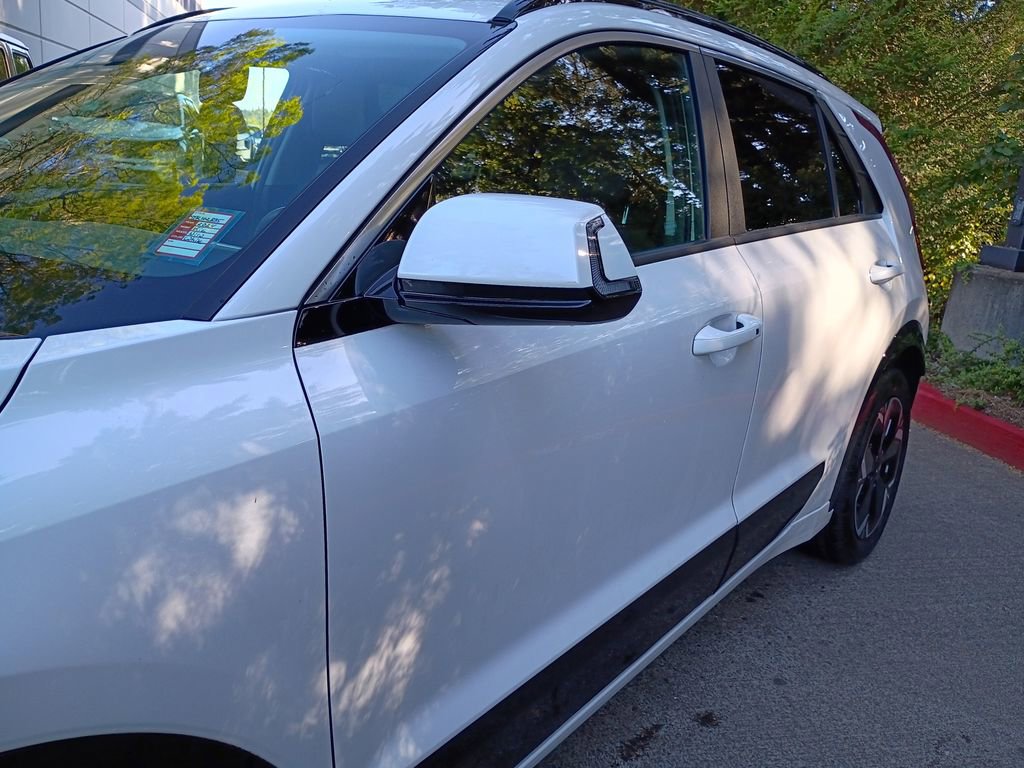 Used 2024 Kia Niro Wind w/ Wind Preserve Package FWD image 9