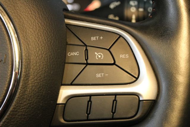 Used 2020 Jeep Compass Limited AWD/4WD image 22