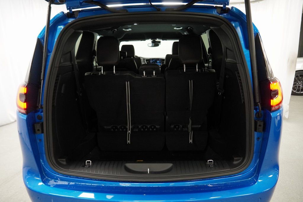 New 2026 Chrysler Pacifica Select w/ S Appearance Package image 29