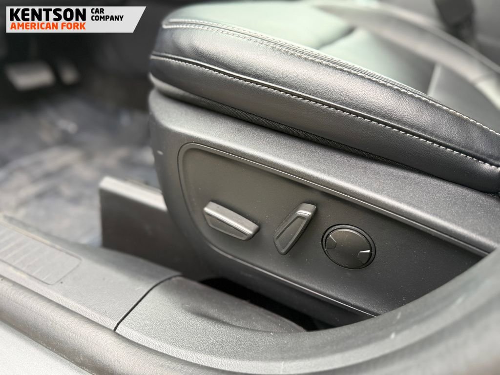 Used 2025 Ford Escape Platinum image 35