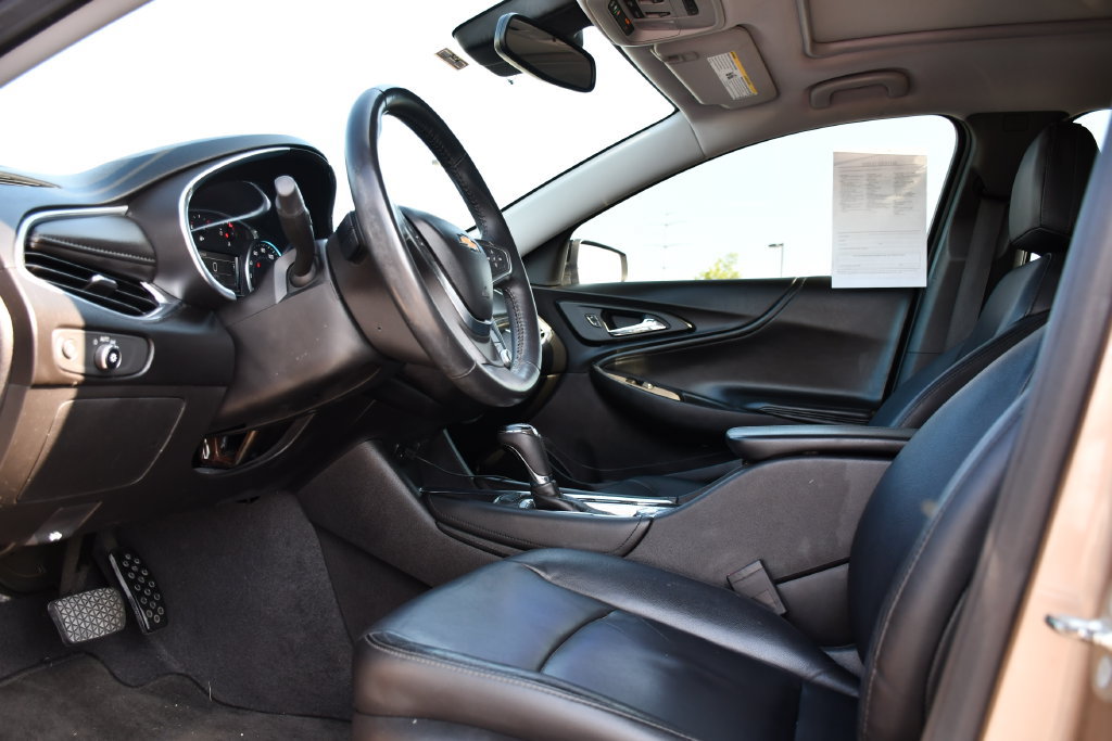 Used 2018 Chevrolet Malibu Hybrid w/ Leather Package FWD image 14