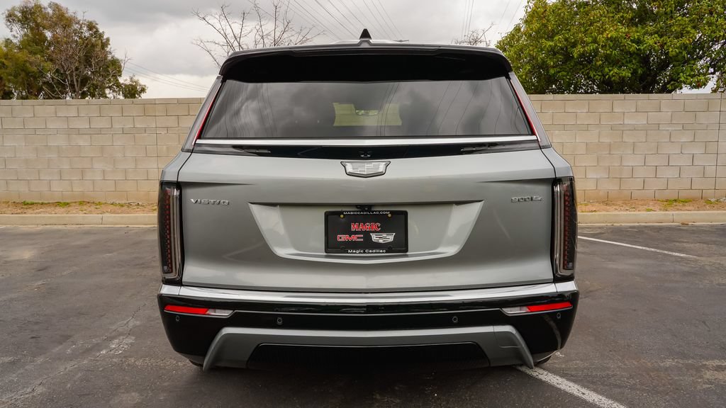 New 2027 Cadillac Vistiq Luxury w/ LPO, Floor Liner Package AWD/4WD image 8