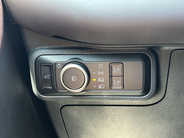 Used 2025 Ford Explorer Platinum w/ Ultimate Package AWD/4WD image 23