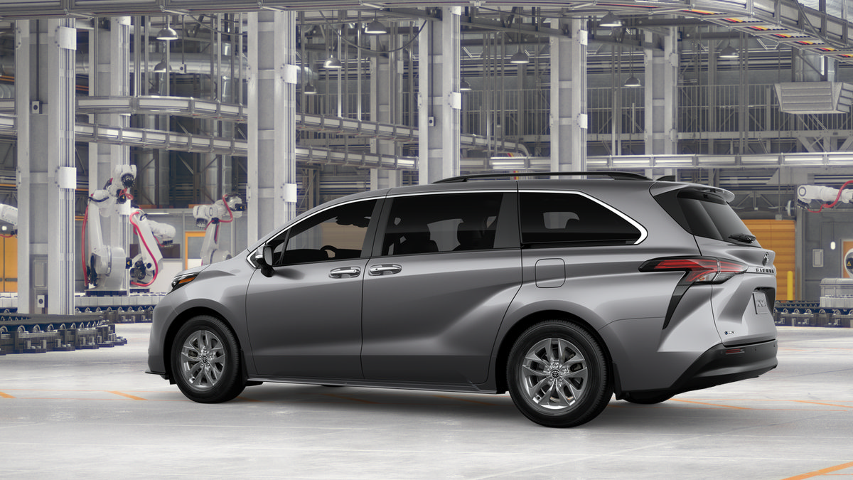 New 2026 Toyota Sienna XLE FWD image 7