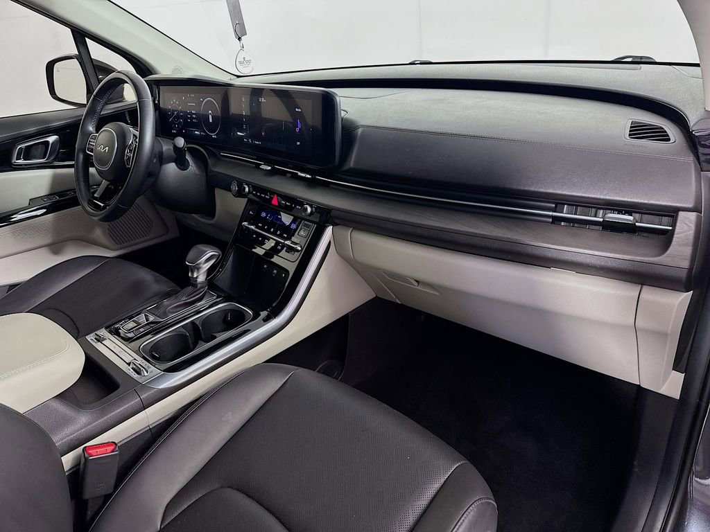 Used 2023 Kia Carnival SX image 38