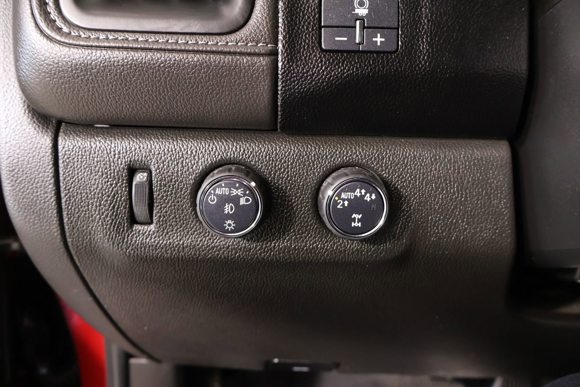 Used 2019 GMC Canyon SLE w/ Elevation Edition image 8