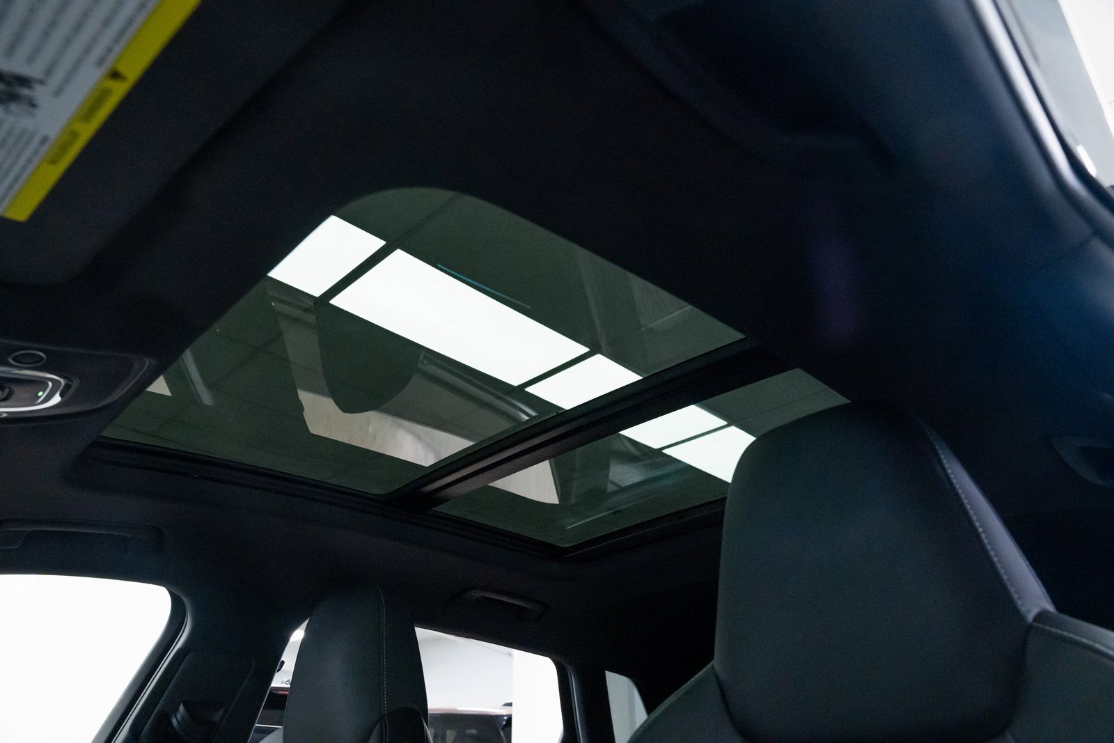 Used 2022 Audi e-tron S Prestige w/ Prestige Package image 16