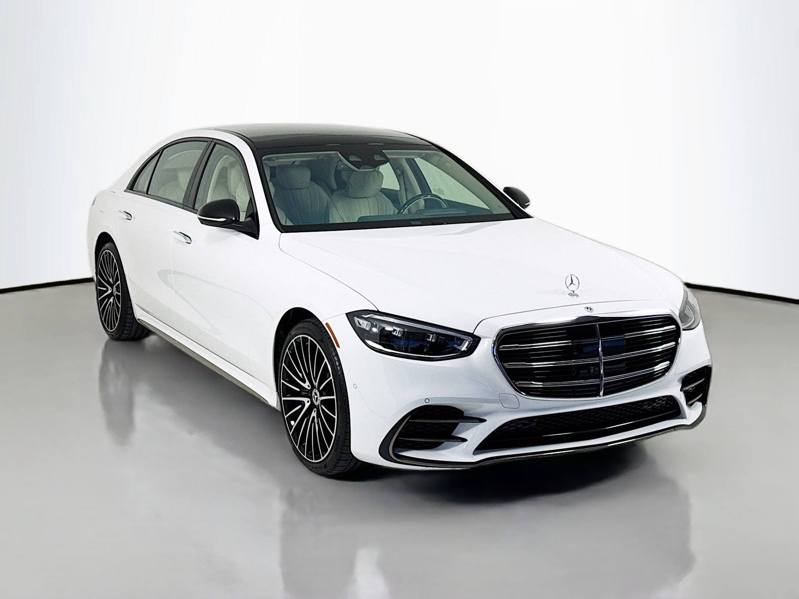 Used 2024 Mercedes-Benz S 500 4MATIC image 1