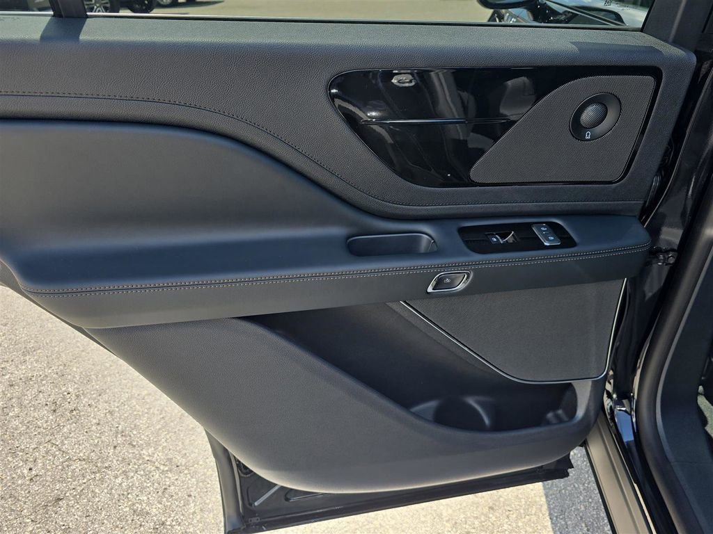 New 2025 Lincoln Aviator 2WD w/ Equipment Group 101A image 13