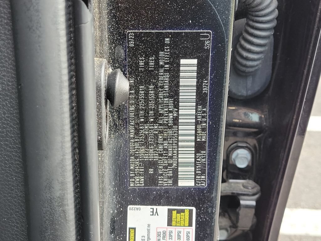 Used 2023 Toyota Corolla Cross XLE w/ Convenience Package FWD image 28