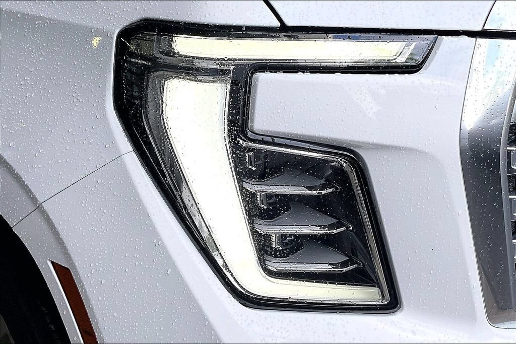 Used 2026 GMC Yukon Denali w/ Denali Reserve Package AWD/4WD image 25