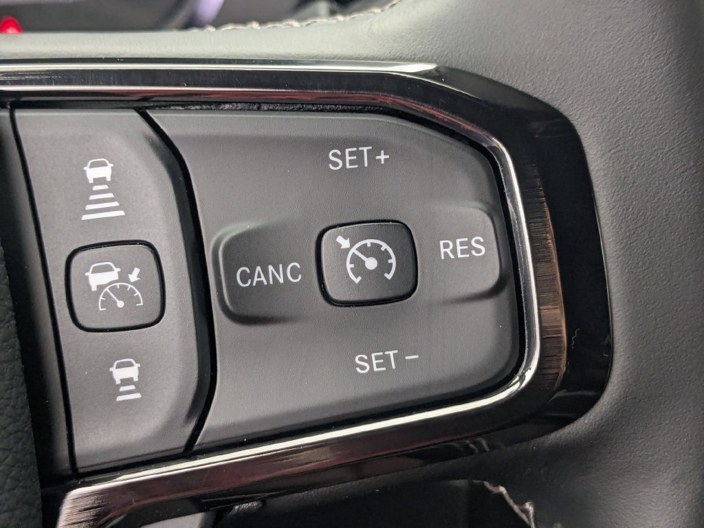 Used 2026 RAM 2500 Limited AWD/4WD image 14