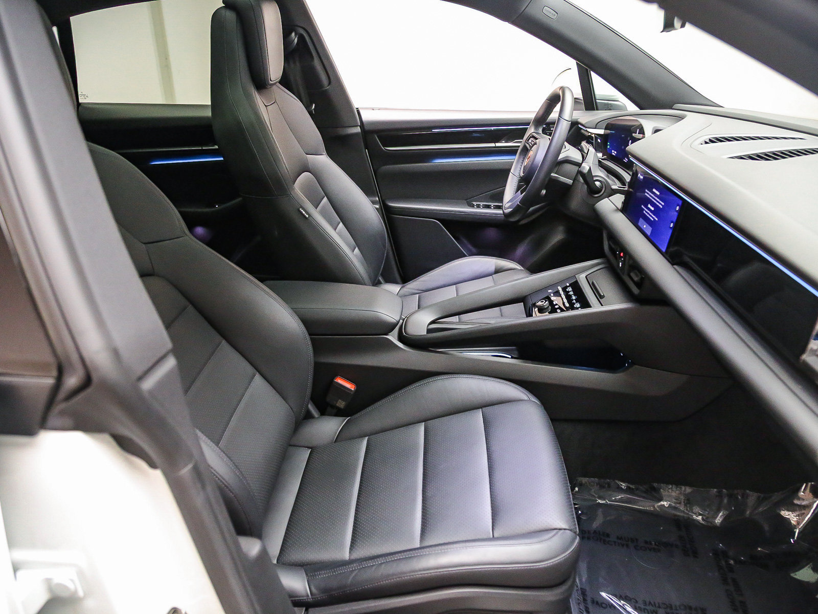 Certified 2026 Porsche Macan Electric RWD image 19