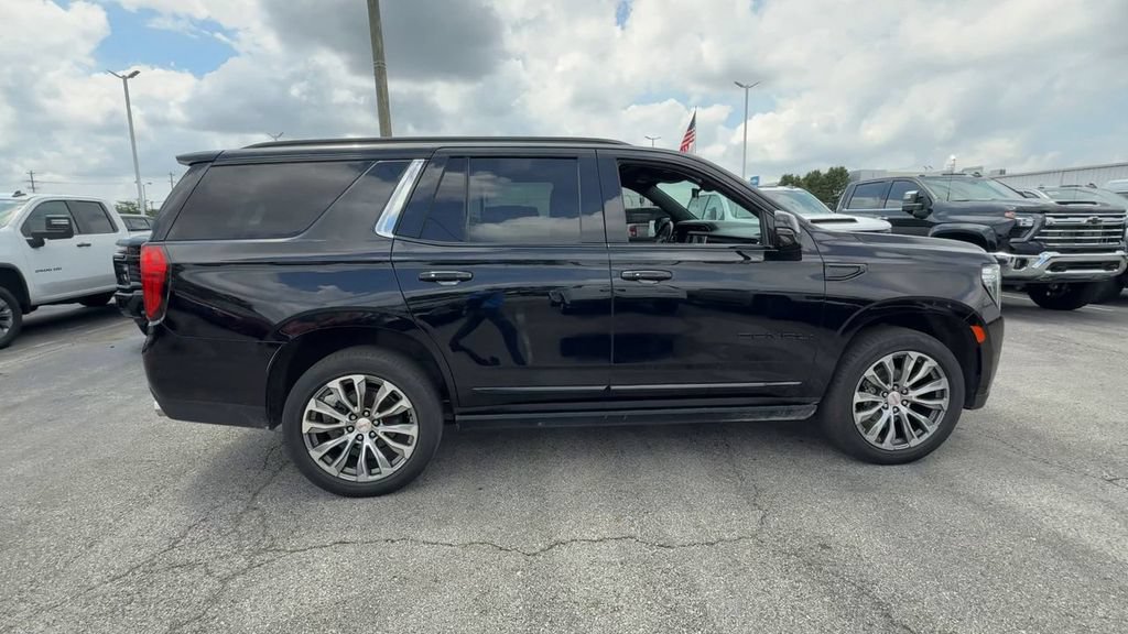 Used 2021 GMC Yukon Denali w/ Denali Premium Package AWD/4WD image 9