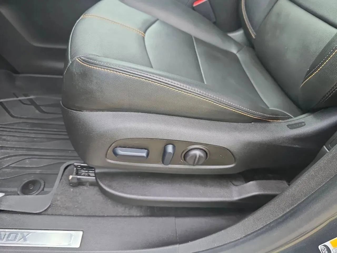 Used 2022 Chevrolet Equinox Premier AWD/4WD image 13
