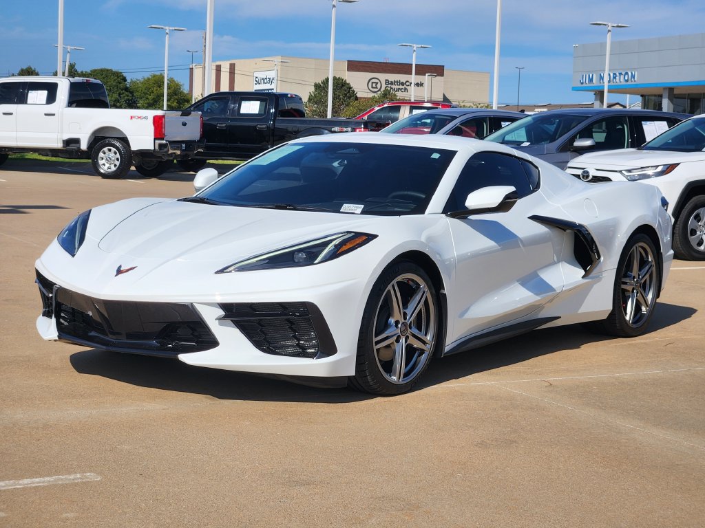 Used 2026 Chevrolet Corvette Stingray Coupe RWD image 3
