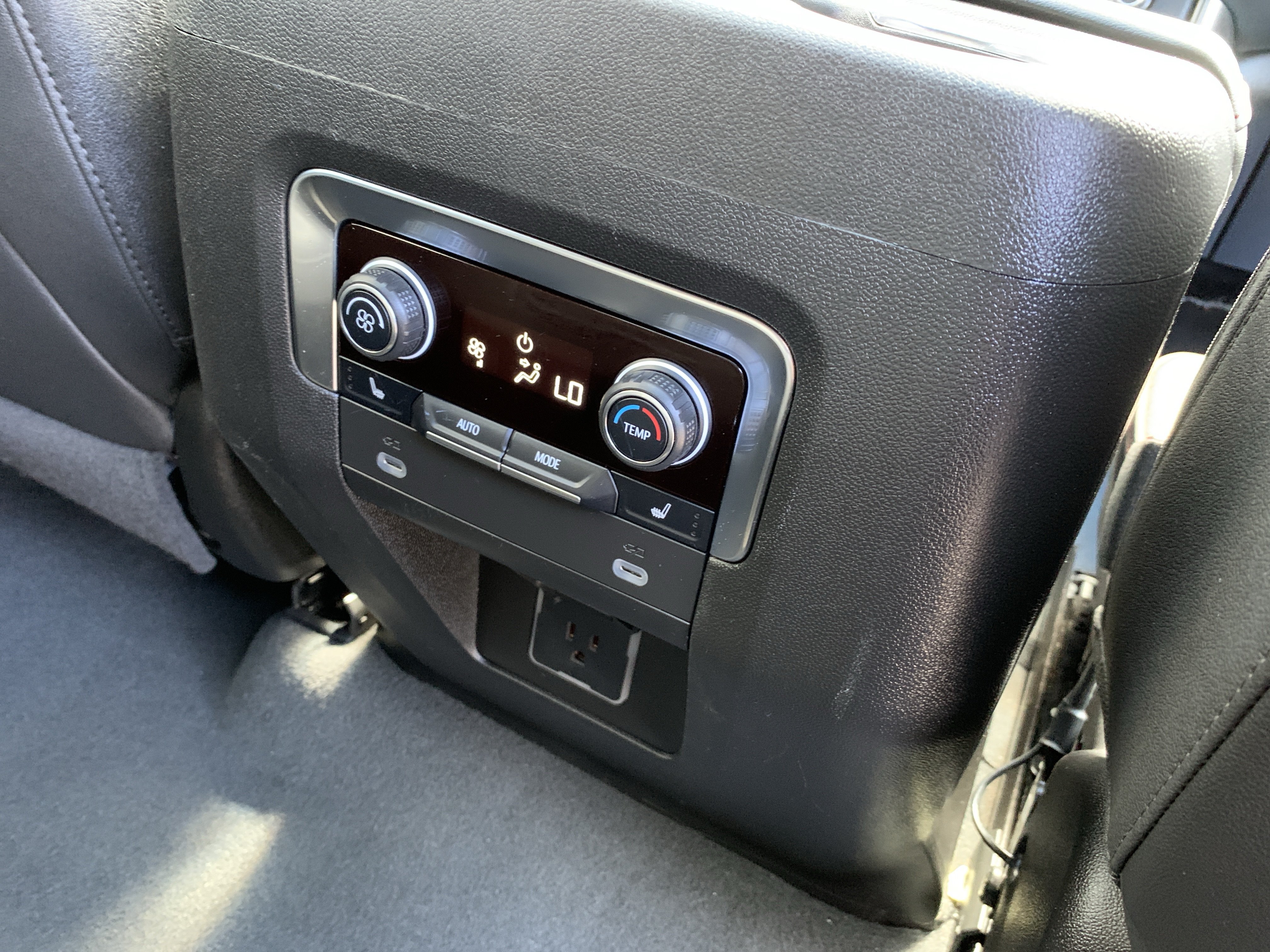 Used 2024 Chevrolet Suburban RST w/ Luxury Package RWD image 44