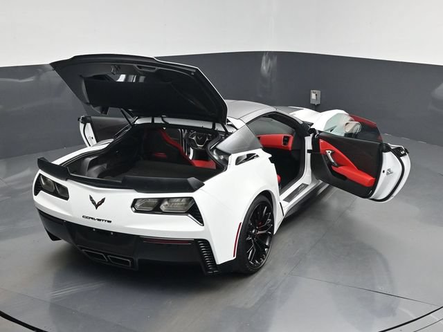 Used 2016 Chevrolet Corvette Z06 w/ 3LZ Preferred Equipment Group RWD image 29