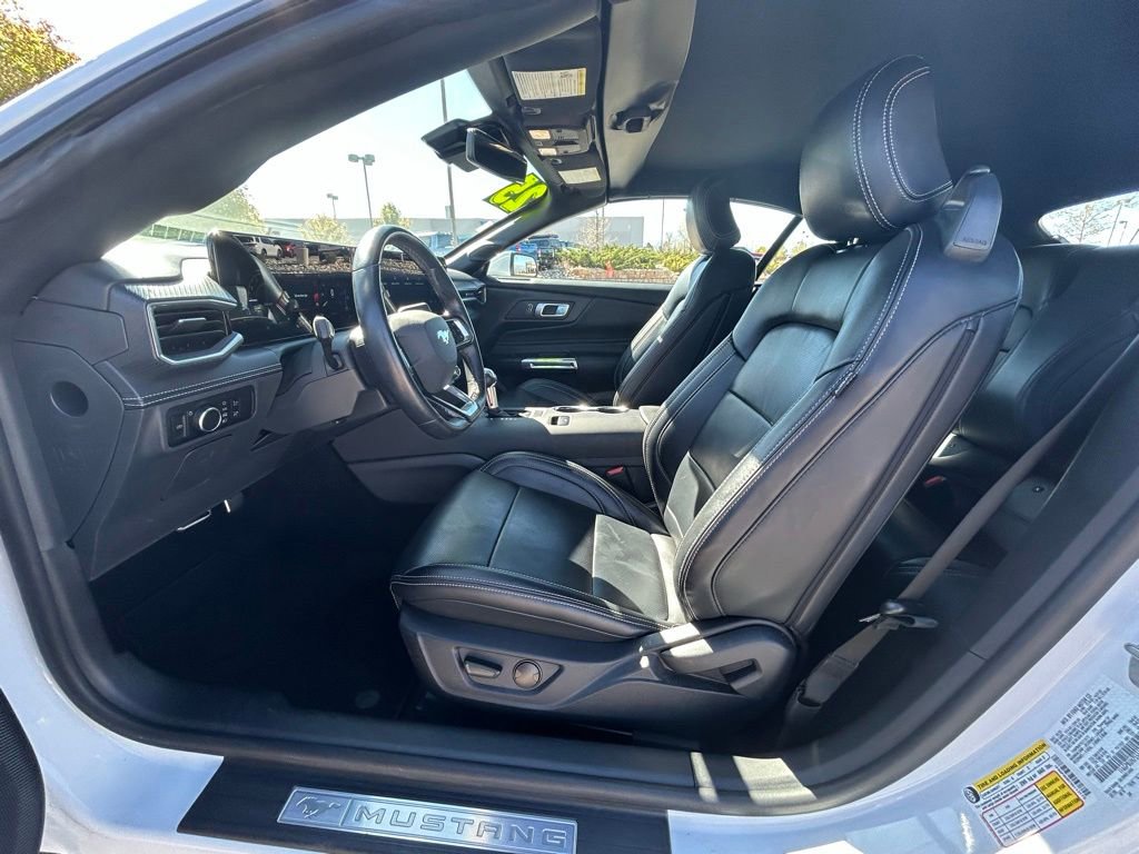 Used 2025 Ford Mustang Premium RWD image 12