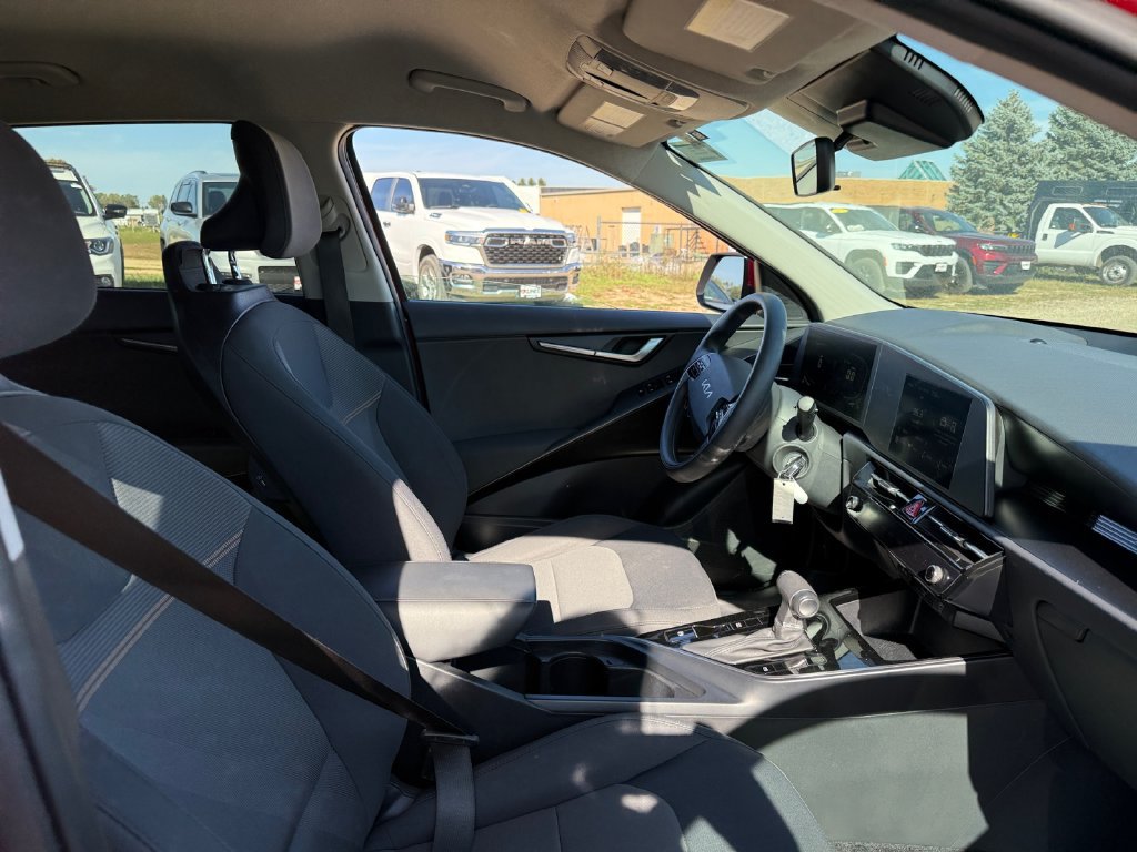 Used 2025 Kia Niro LX FWD image 38