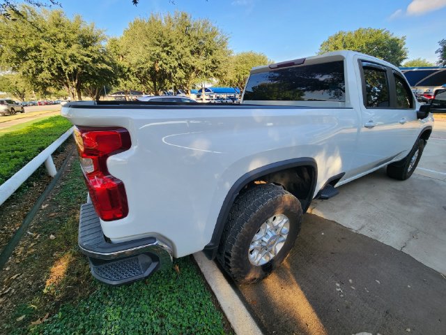 Used 2023 Chevrolet Silverado 2500 LT w/ Convenience Package AWD/4WD image 5