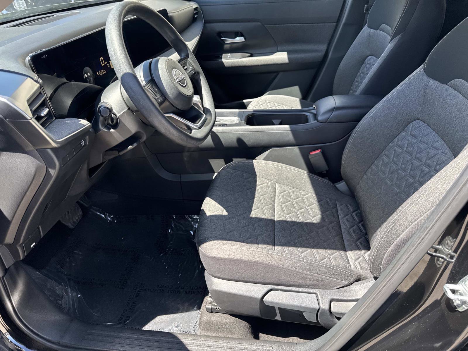 Used 2025 Nissan Kicks SV FWD image 14