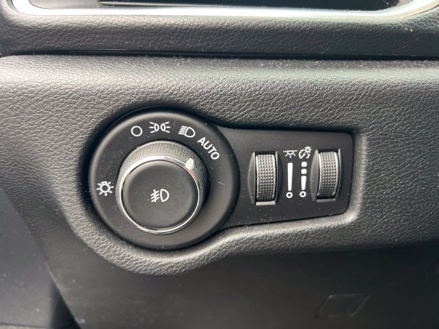 Used 2018 Chrysler Pacifica Touring-L Plus w/ S Appearance Package FWD image 10