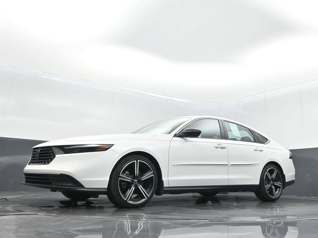 Used 2024 Honda Accord Sport image 11