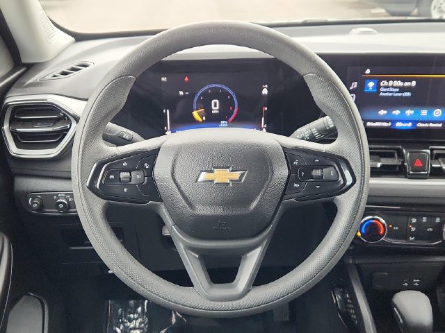 Used 2025 Chevrolet TrailBlazer LT AWD/4WD image 32