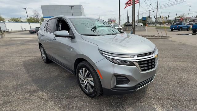 Used 2024 Chevrolet Equinox LT image 2