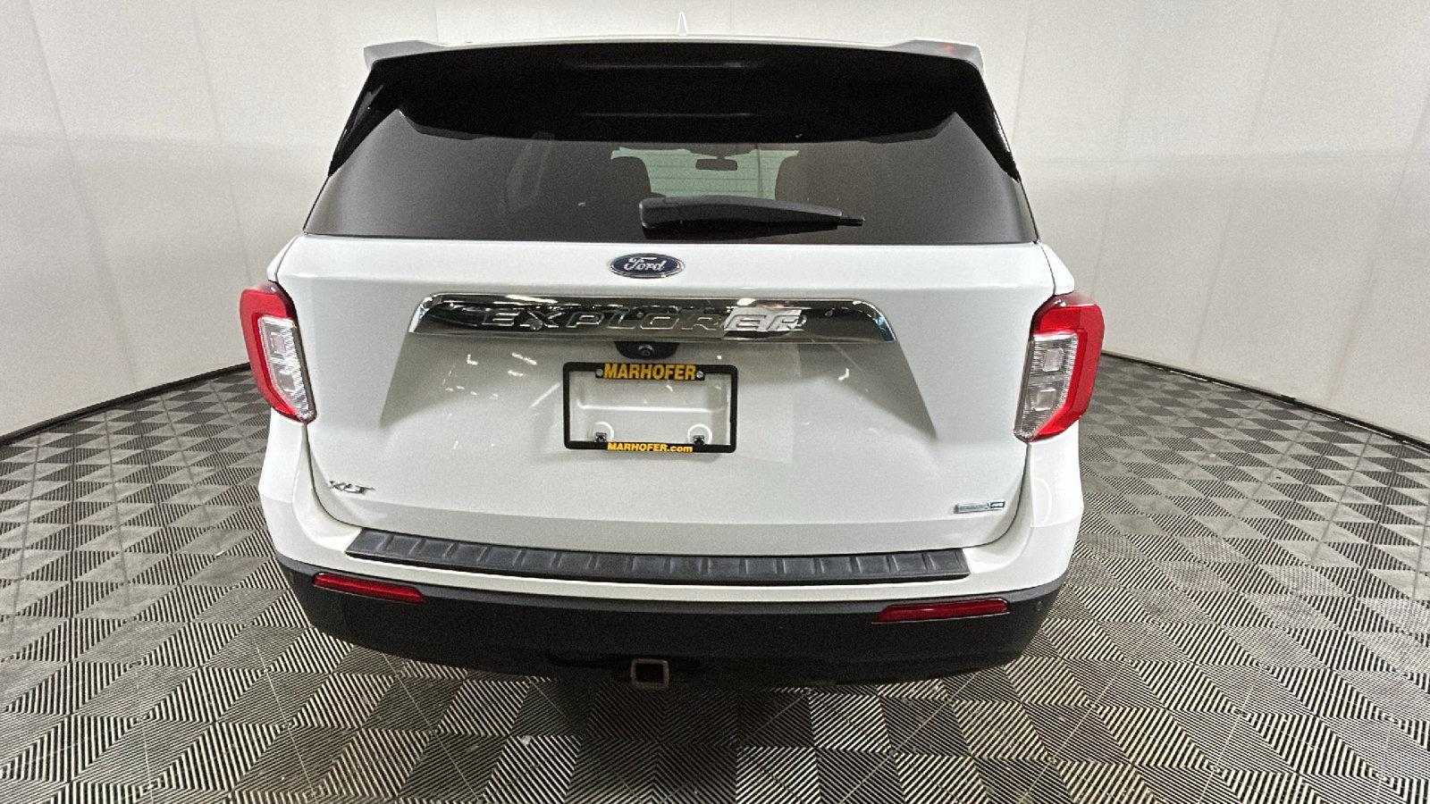 Used 2020 Ford Explorer XLT w/ Comfort Package AWD/4WD image 4