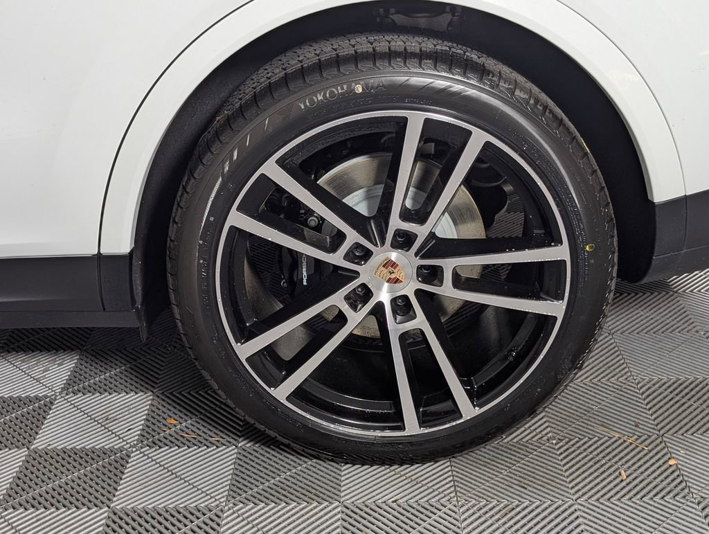 New 2026 Porsche Cayenne Coupe image 12