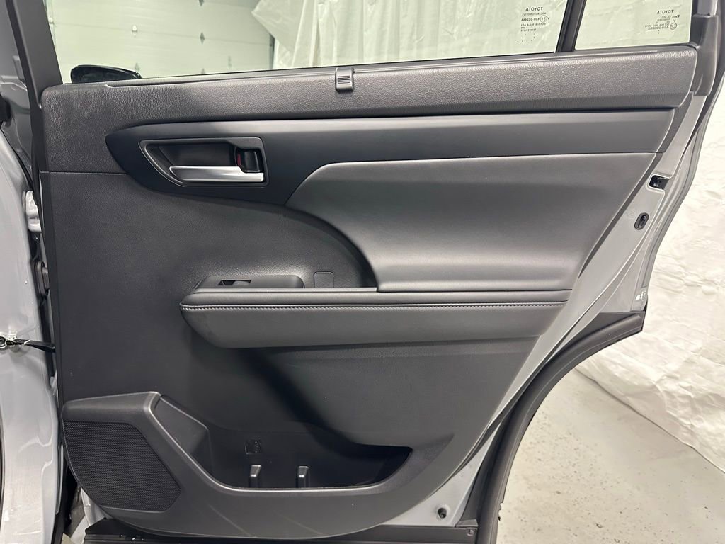 Used 2025 Toyota Highlander XSE image 56