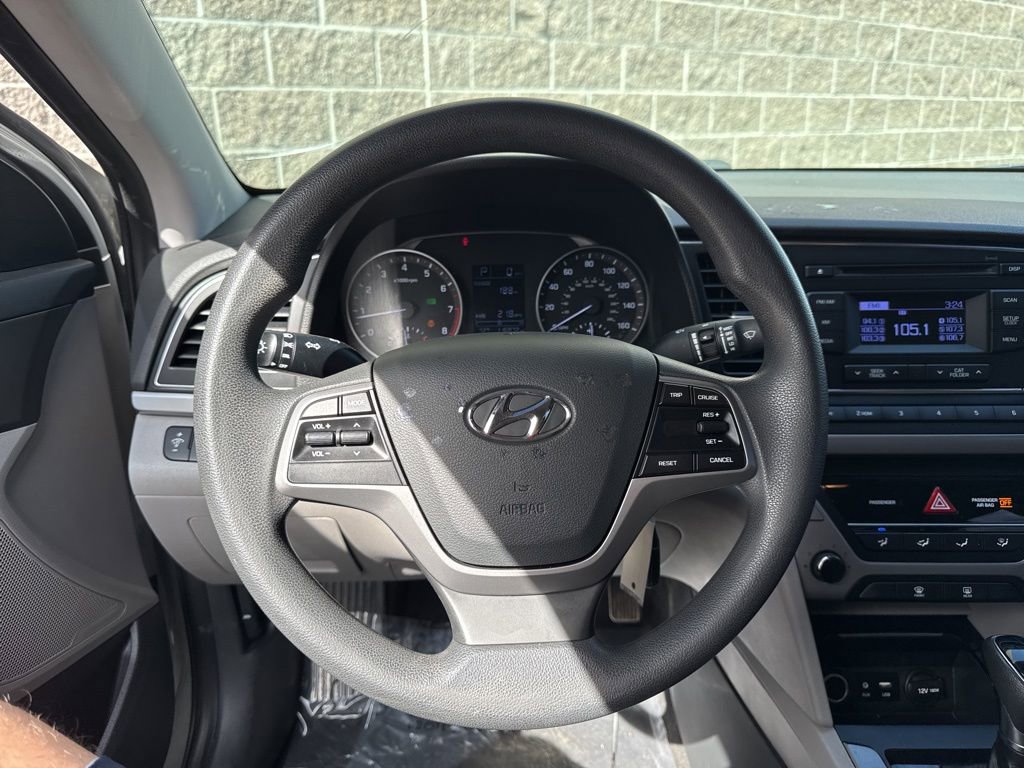 Used 2017 Hyundai Elantra SE image 13