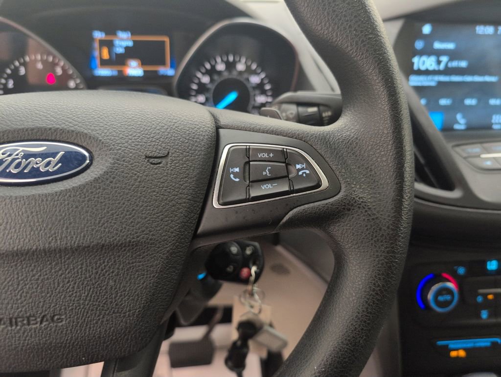 Used 2017 Ford Escape SE w/ Equipment Group 201A FWD image 31