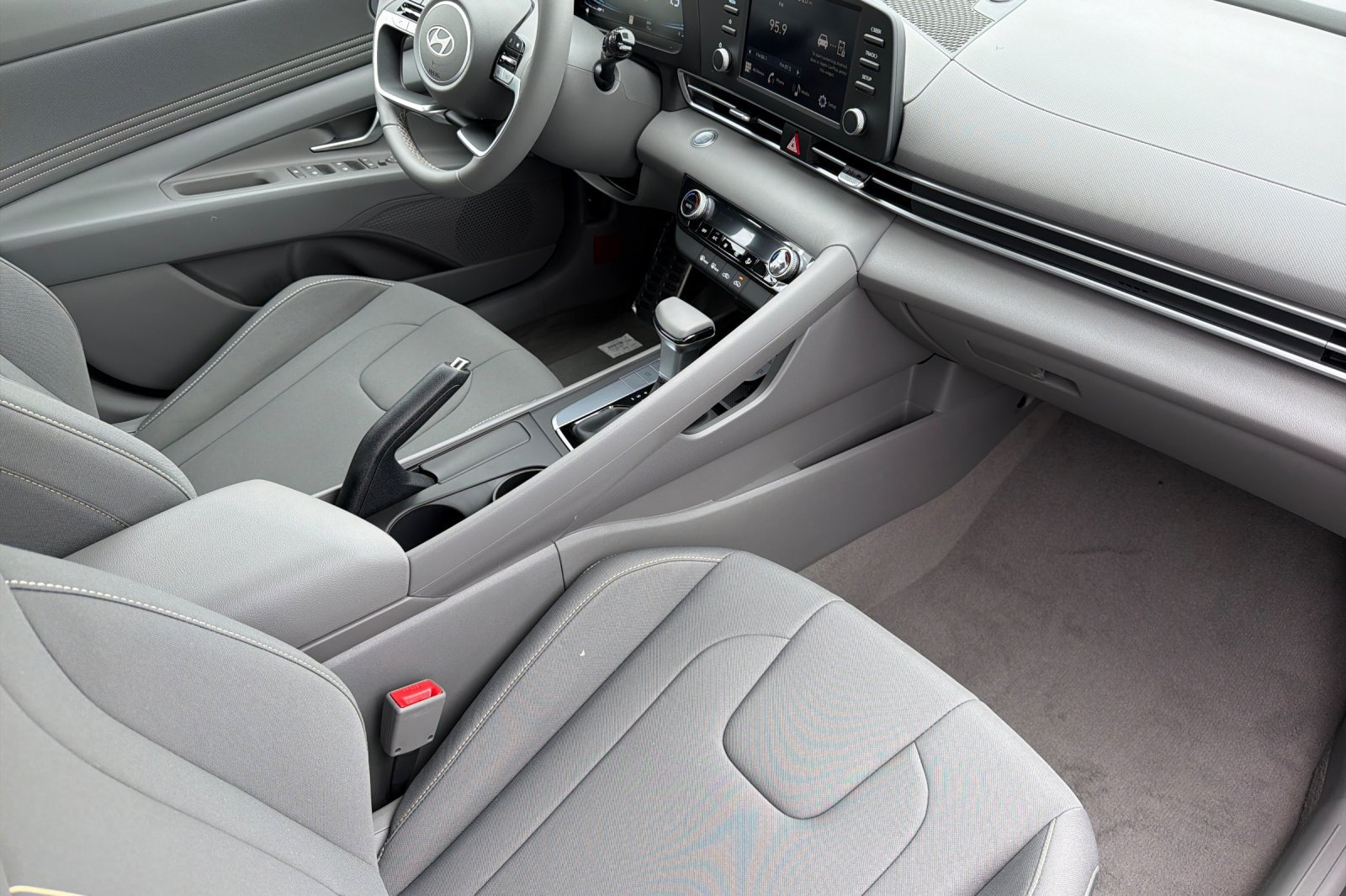 New 2026 Hyundai Elantra Sport FWD image 16