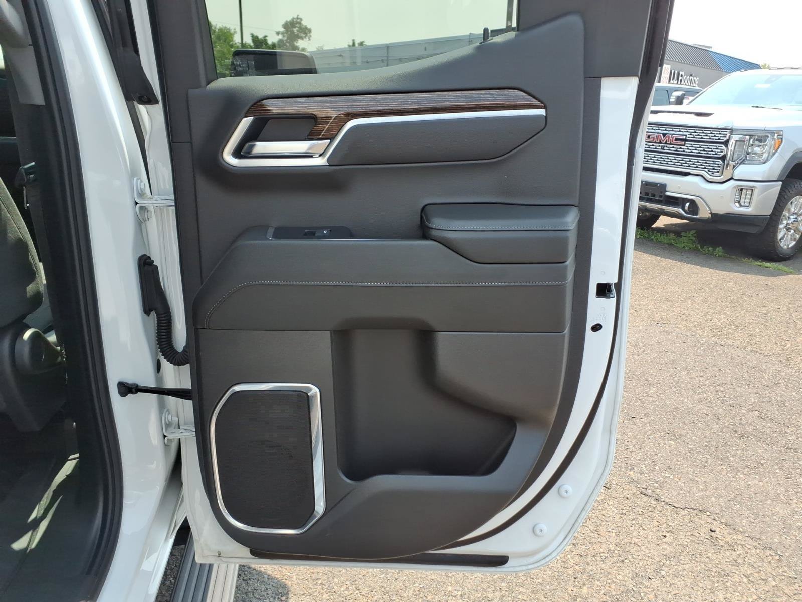 Certified 2025 GMC Sierra 1500 Elevation AWD/4WD image 27
