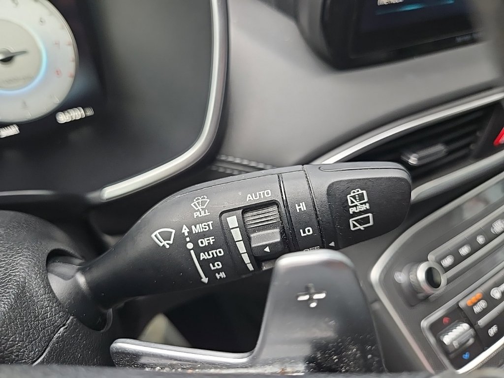 Used 2022 Hyundai Santa Fe Limited FWD image 45