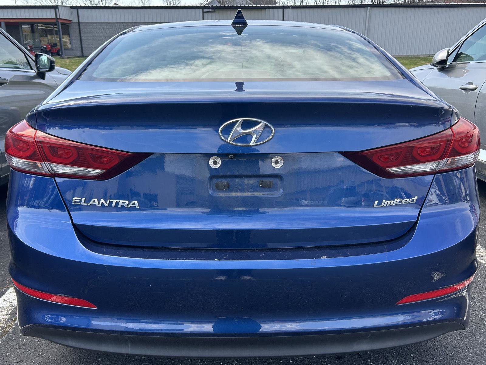 Used 2017 Hyundai Elantra Limited image 4