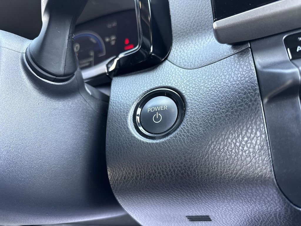 Used 2025 Toyota Camry SE w/ Convenience Package image 13