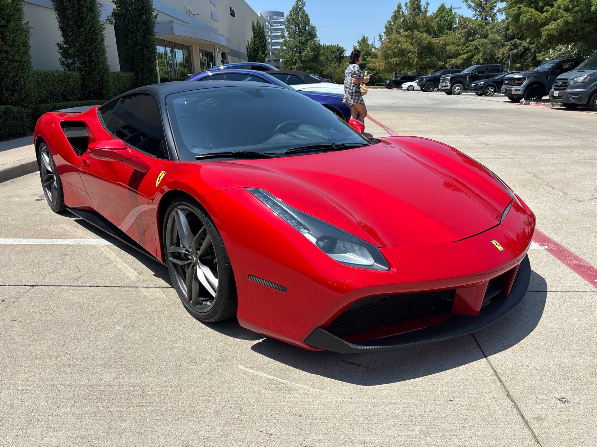 Used 2017 Ferrari 488 GTB RWD image 4